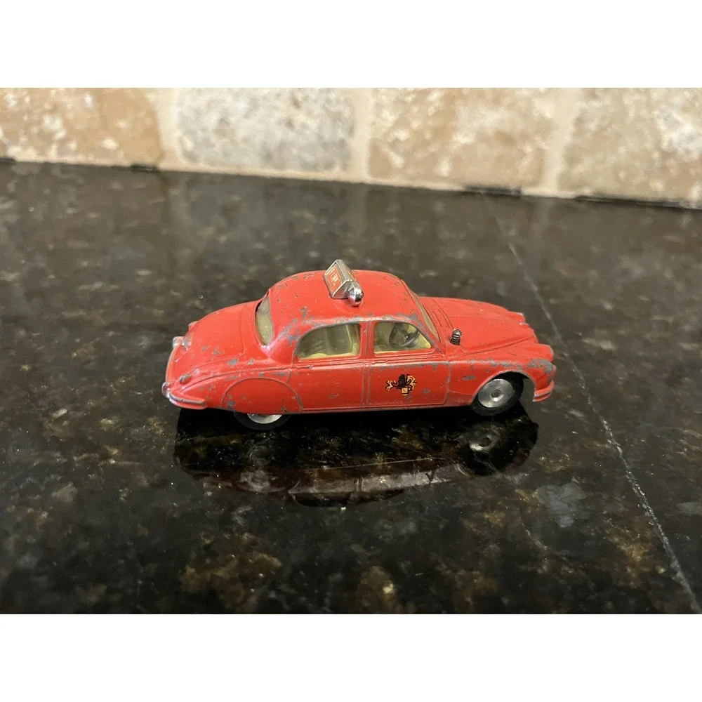 Corgi Toys Jaguar 2.4 Litre Fire‎ Car Red Gt. Britain